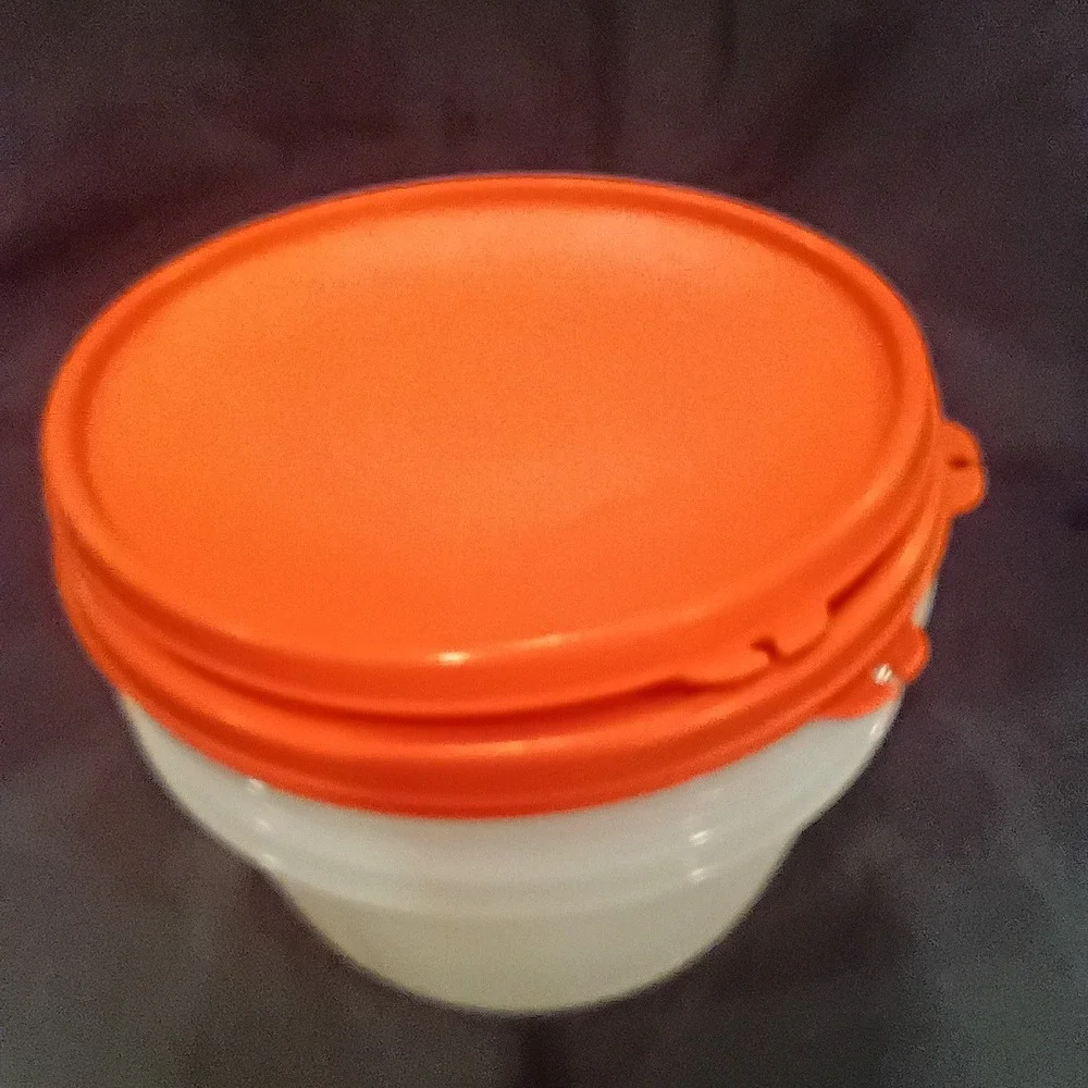 Tupperware 3 Piece Mixing Bowl Set with Lids Orange White 1.5L 2L Round Storage
